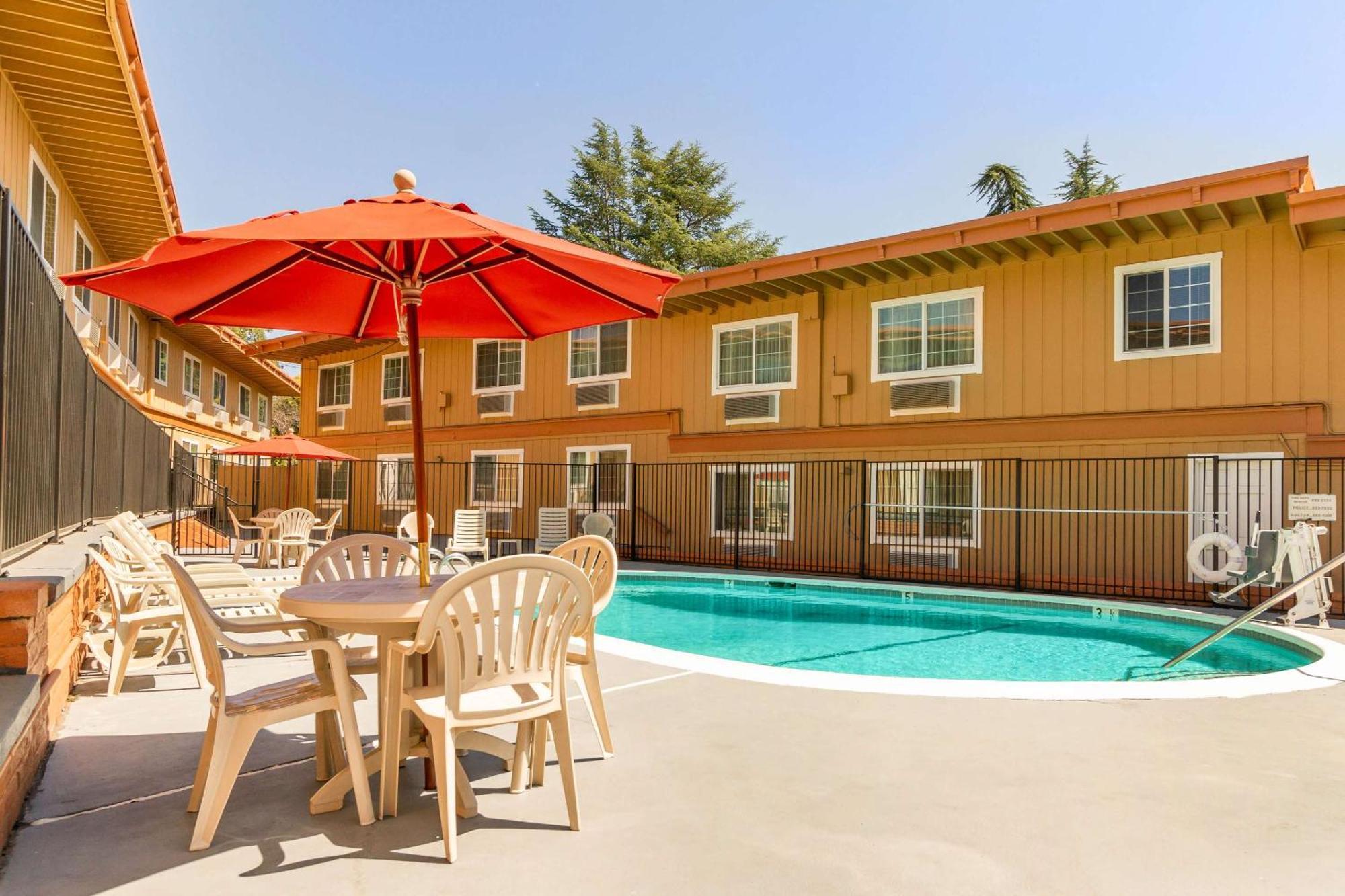 Rodeway Inn Auburn Exterior photo