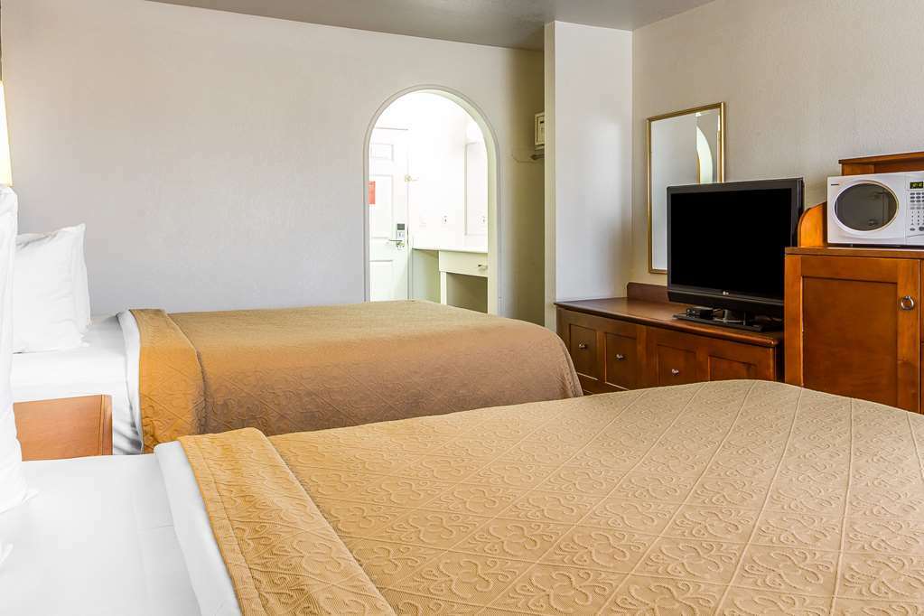 Rodeway Inn Auburn Room photo
